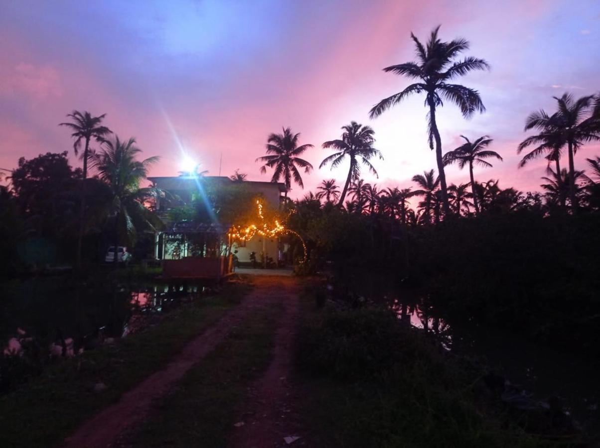 Aqua Green Home Stay Munroe Island 外观 照片