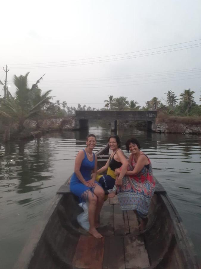 Aqua Green Home Stay Munroe Island 外观 照片